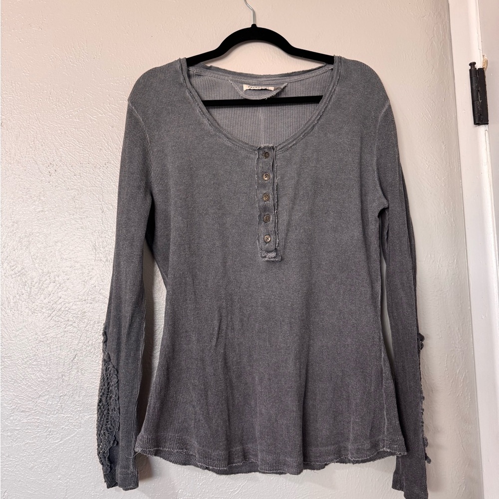 Paparazzi Washed Gray Long Sleeve Waffle Knit Henley with Button Placket Y2K